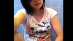 Amateur Asian Girl in Glasses Masturbating